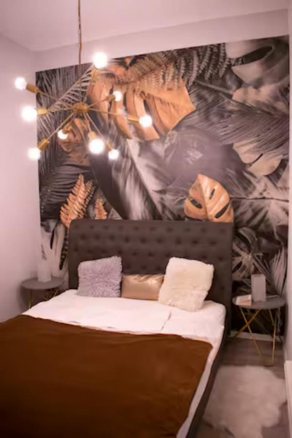 Elegant Stylish Modern Downtown Home Next 2 Danube Budapest Bagian luar foto