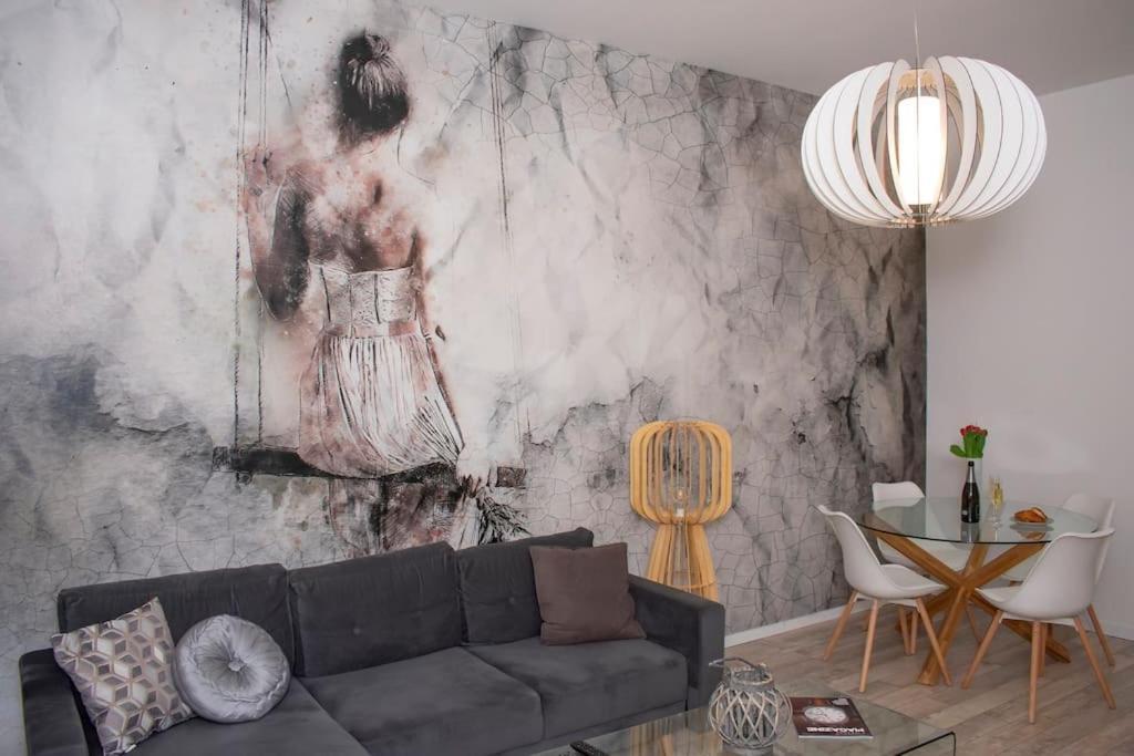 Elegant Stylish Modern Downtown Home Next 2 Danube Budapest Bagian luar foto